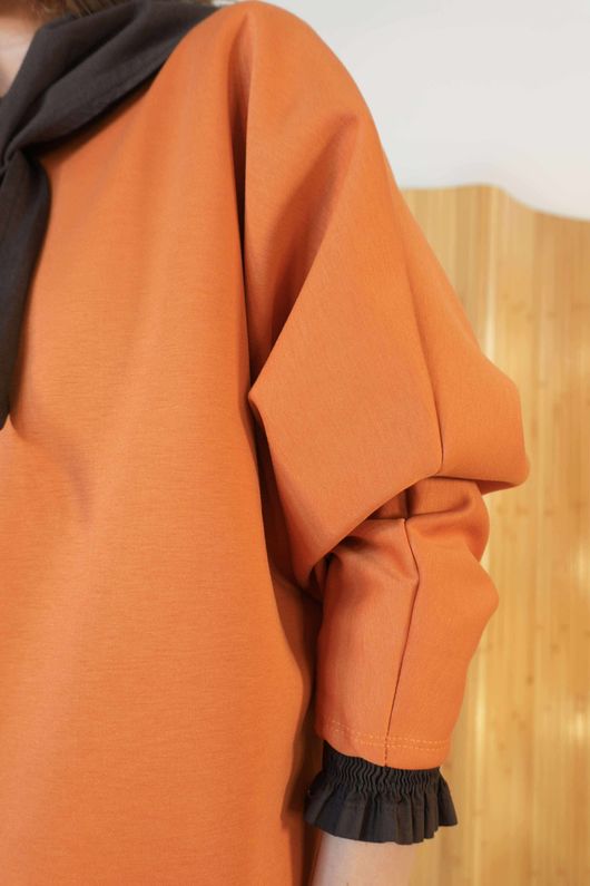 Soft Tech Batwing Top Saffron /3=